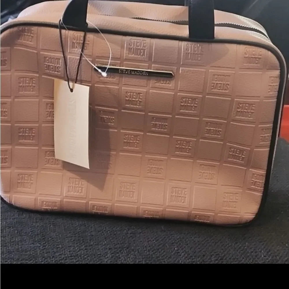 Steve‎ Madden Weekender Cosmetic Case- Lilac